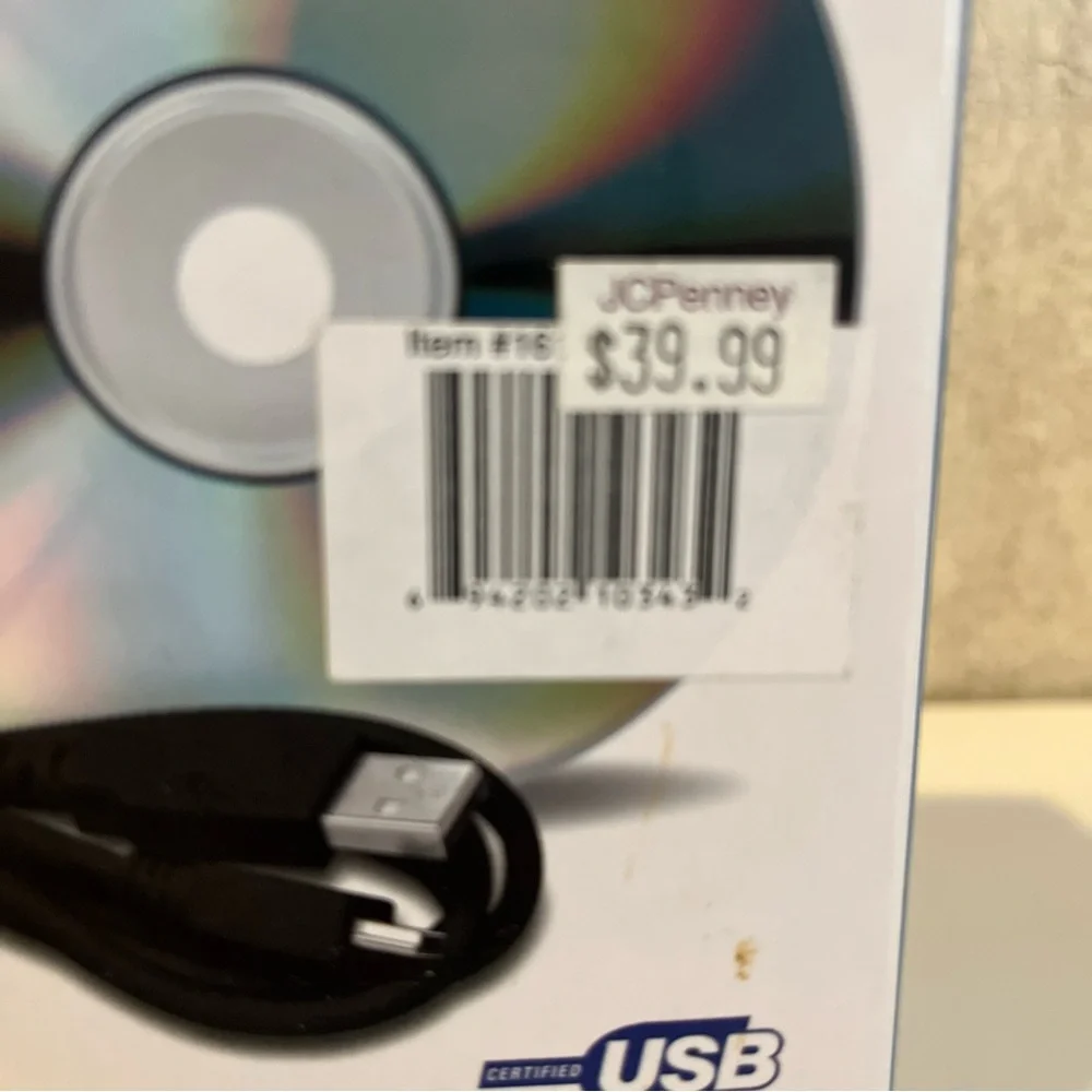 The Sharper Image Digital Photo Keychain USB 2.0 Rechargeable